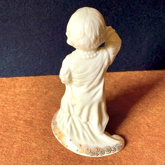 “LENOX JEWELS COLLECTION GIFTWARE” - LITTLE GIRL HOLDING DOLL - Picture 7 of 8
